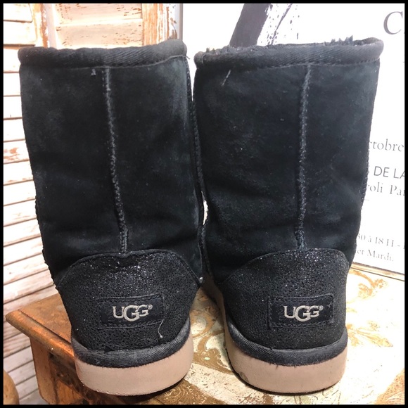 SALE🌷SZ 5-UGG BLACK SUEDE/LEATHER W/ SILVER BOOTS - Picture 4 of 8